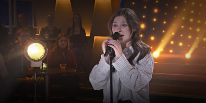 Mia Tinayre fait réagir avec son numéro à Ça finit bien la semaine