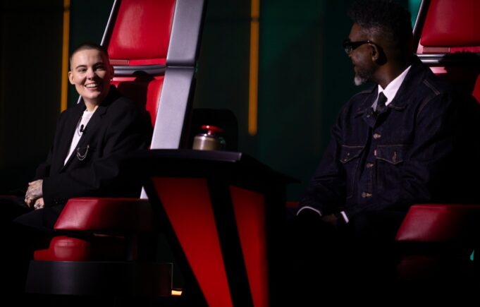 Un participant de La Voix monte sur scène avec Mia Tinayre et plusieurs ne le savaient pas