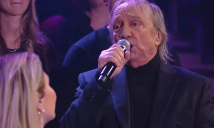 Après son cancer, Claude Dubois sort et doit faire une précision sur sa carrière