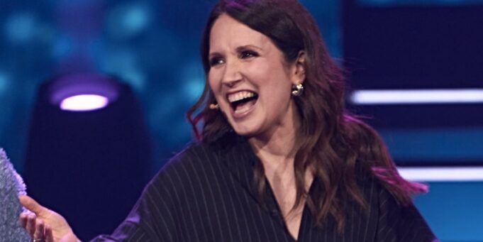 On connait déjà le prochain invité d’En direct de l’univers et c’est un chanteur