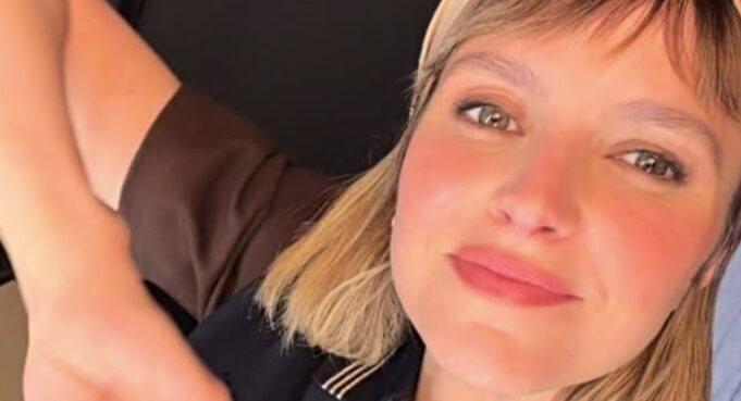 Sarah-Jeanne Labrosse passe chez le coiffeur et change de couleur