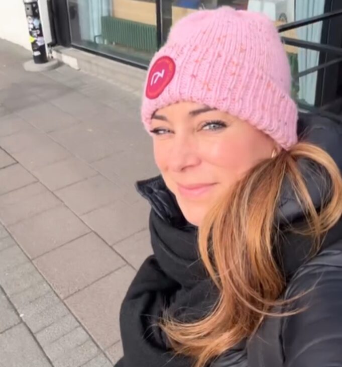 Anick Dumontet donne un bec à son chum et ça fait réagir