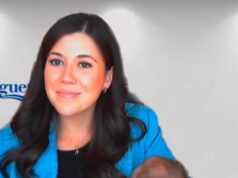 La mairesse de Longueuil présente son poupon au conseil municipal et ça fait réagir