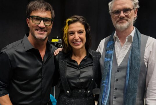 La chanteuse Sara Dufour doit faire une précision après En direct de l’univers