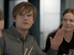 Un acteur de Dumas révèle qu’il est en couple et elle est connue