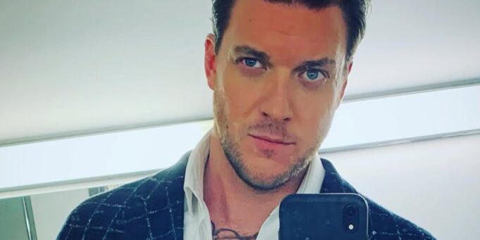 Mathieu Baron annonce qu’il a une nouvelle blonde