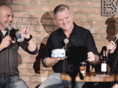 Un humoriste québécois annonce qu’il n’est plus célibataire