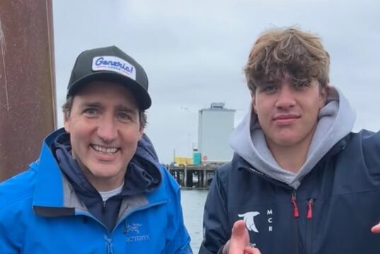 Le fils de Justin Trudeau publie de rares images avec son papa
