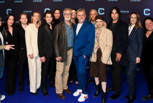 Découvrez toutes les photos du tapis bleu de la série Bon Cop Bad Cop