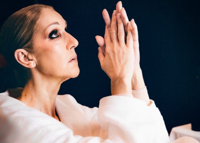 Tout juste après son retour, Céline Dion annonce qu’elle est en deuil