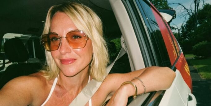 Émily Bégin montre son look court pour son spectacle