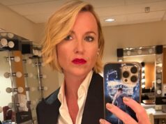 Emily Bégin montre son look chic pour une soirée spéciale