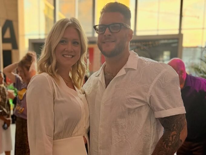 Mathieu Baron partage une photo de la transformation capillaire de sa blonde et c’est quelque chose