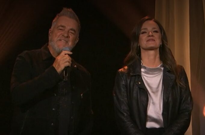 Sylvain Cossette et Andrée Watters surprennent avec une rare apparition à En direct de l’univers