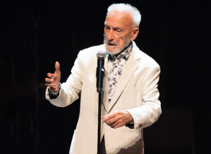 Yvon Deschamps annonce une excellente nouvelle après la performance de Ginette Reno